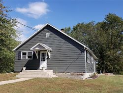 Pre-foreclosure in  22ND ST Hillsboro, IL 62049