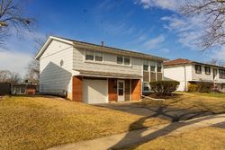 Pre-foreclosure in  ELM DR Hazel Crest, IL 60429