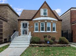 Pre-foreclosure in  S CALUMET AVE Chicago, IL 60628