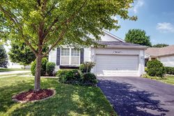 Pre-foreclosure in  MONTCLARE LAKE DR Crest Hill, IL 60403