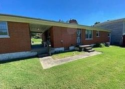 Pre-foreclosure in  MARIPOSA DR Louisville, KY 40214