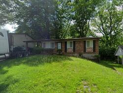 Pre-foreclosure in  BEHLE AVE Saint Louis, MO 63135