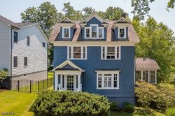 Pre-foreclosure in  HILLSIDE AVE Chatham, NJ 07928