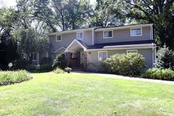 Pre-foreclosure in  FAIRWAY DR East Hanover, NJ 07936