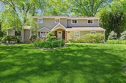 Pre-foreclosure in  FAIRWAY DR East Hanover, NJ 07936