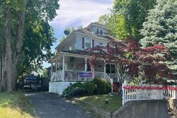 Pre-foreclosure in  CENTER AVE Leonardo, NJ 07737
