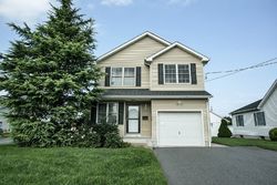 Pre-foreclosure in  N 14TH AVE Manville, NJ 08835