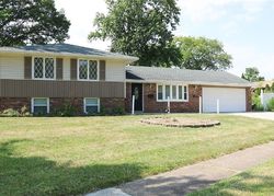 Pre-foreclosure in  TOWER BLVD Lorain, OH 44053