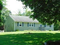 Pre-foreclosure in  ROOSEVELT DR Bristol, RI 02809