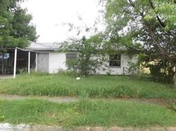 Pre-foreclosure in  ARBOR LN Arlington, TX 76010