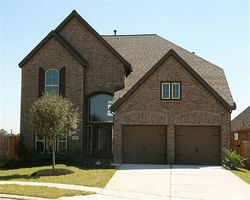 Pre-foreclosure in  MYSTIC RIVER LN Rosenberg, TX 77471