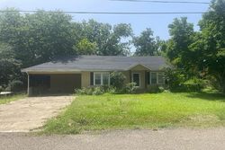 Pre-foreclosure in  N 10TH ST West Monroe, LA 71291