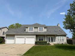 Pre-foreclosure in  MINI DR Wadsworth, IL 60083