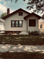 Pre-foreclosure in  CHESTNUT ST Waukegan, IL 60085