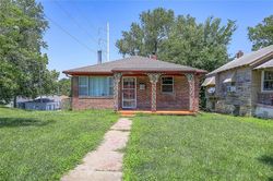 Pre-foreclosure in  EVERETT AVE Kansas City, KS 66102