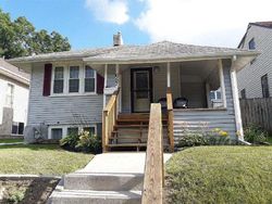 Pre-foreclosure in  16TH AVE SW Cedar Rapids, IA 52404