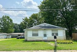 Pre-foreclosure in  FISKE AVE New Albany, IN 47150