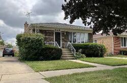 Pre-foreclosure in  ESCANABA AVE Calumet City, IL 60409
