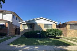 Pre-foreclosure in  S EMERALD AVE Chicago, IL 60620