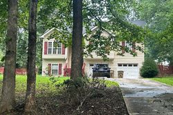 Pre-foreclosure in  RED OAK DR Gainesville, GA 30506