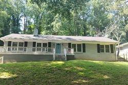 Pre-foreclosure in  COLLIER DR NW Atlanta, GA 30318