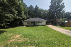 Pre-foreclosure in  FESCUE ST Thomaston, GA 30286