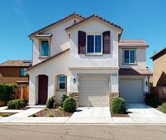 Pre-foreclosure in  W CONCORDIA DR Fresno, CA 93722