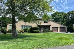 Pre-foreclosure in  FRANDON DR Danbury, CT 06811