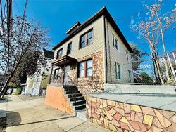 Pre-foreclosure in  DUDLEY AVE Bronx, NY 10461