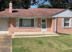 Pre-foreclosure in  EDGEWATER DR Saint Louis, MO 63137