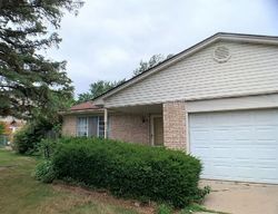 Pre-foreclosure in  CRESTLINE DR Troy, MI 48083