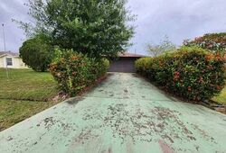 Pre-foreclosure in  SE LADNER ST Port Saint Lucie, FL 34983