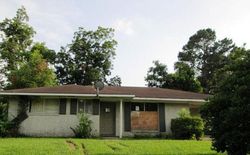 Pre-foreclosure in  BALBOA DR Baton Rouge, LA 70810