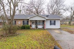 Pre-foreclosure in  BRENTWOOD DR Greenwood, AR 72936