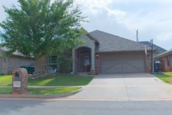 Pre-foreclosure in  SKY RUN DR Edmond, OK 73013