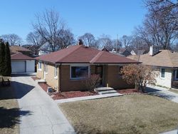 Pre-foreclosure in  S 94TH ST Milwaukee, WI 53227