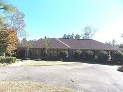 Pre-foreclosure in  OAK GROVE RD Hattiesburg, MS 39402