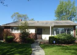 Pre-foreclosure in  WILDWOOD ST Oak Park, MI 48237