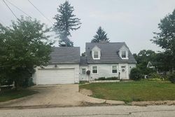 Pre-foreclosure in  MOULTON AVE Muskegon, MI 49445