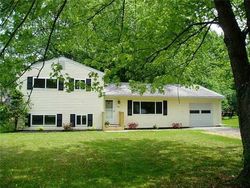 Pre-foreclosure in  THOMPSON RD Rochester, NY 14623