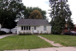 Pre-foreclosure in  ARLINGTON AVE E Saint Paul, MN 55106