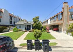 Pre-foreclosure in  E LOMITA AVE Glendale, CA 91205