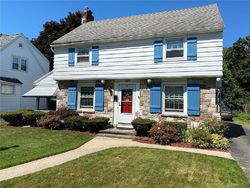 Pre-foreclosure in  BRIARWOOD DR Rochester, NY 14617