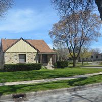 Pre-foreclosure in  N 23RD ST Milwaukee, WI 53209