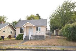 Pre-foreclosure in  S PARK AVE Tacoma, WA 98408