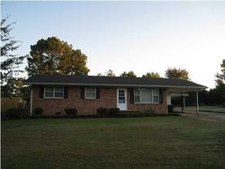 Pre-foreclosure in  HIXON AVE Florence, AL 35630