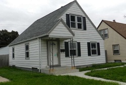 Pre-foreclosure in  S 20TH ST Milwaukee, WI 53221