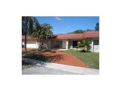 Pre-foreclosure in  NE 191ST DR Miami, FL 33179