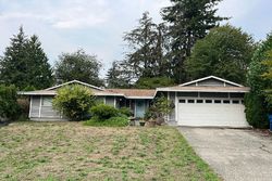 Pre-foreclosure in  SE 186TH PL Renton, WA 98058