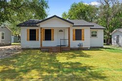 Pre-foreclosure in  JAMES AVE Waco, TX 76711